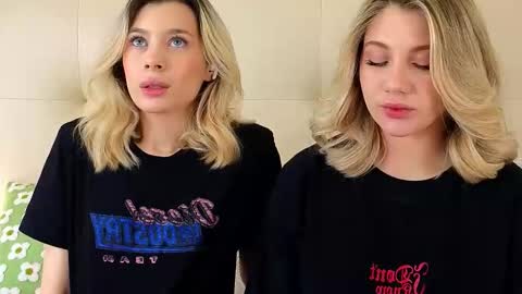 Adele online show from 12-19-25, 09:05