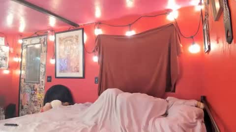 Virginity smiles online show from 12-24-24, 11:17