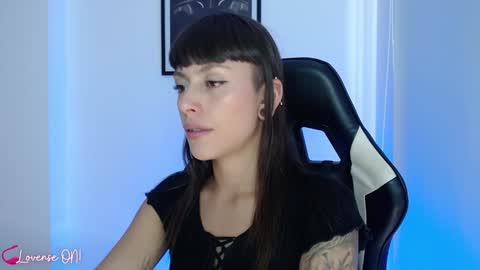 Snapshot of pinkcatlive chatting on 12-05-24, 08:44 Emily online show from 12-05-24, 08:44