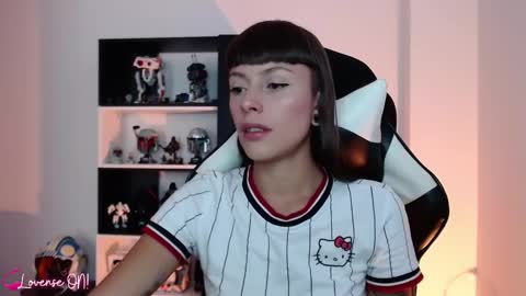 Snapshot of pinkcatlive chatting on 02-26-25, 08:33 Emily online show from 02-26-25, 08:33