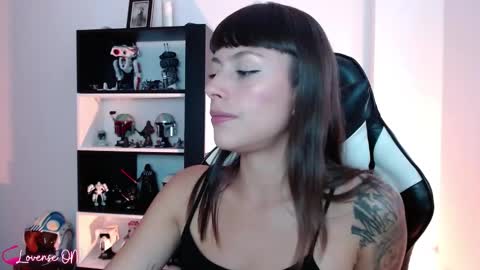 Snapshot of pinkcatlive chatting on 03-04-25, 09:11 Emily online show from 03-04-25, 09:11