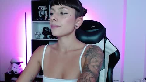 Snapshot of pinkcatlive chatting on 09-25-25, 02:59 Emily online show from 09-25-25, 02:59