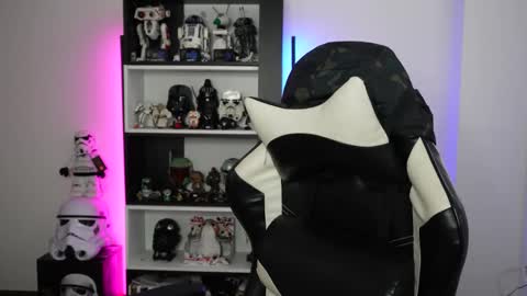 Emily online show from 04-22-26, 05:47