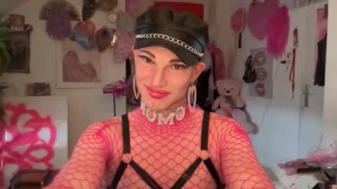 pinkfag online show from 12-21-25, 01:18