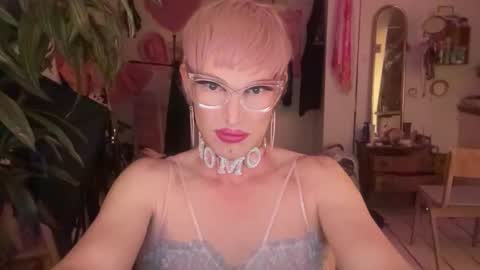 pinkfag online show from 04-27-26, 06:39