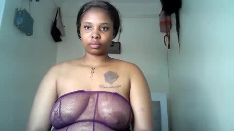 Pinkie online show from 12-19-25, 01:40