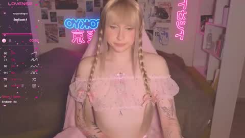 Snapshot of pinkvenom_ chatting on 10-05-25, 05:11 pinkvenom_ online show from 10-05-25, 05:11