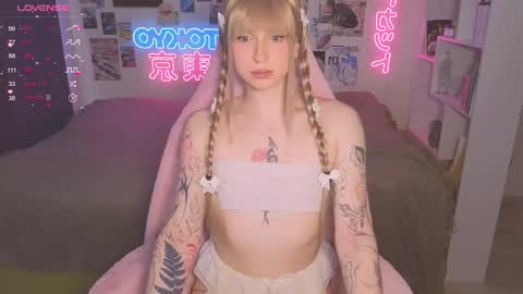 Snapshot of pinkvenom_ chatting on 10-07-25, 08:22 pinkvenom_ online show from 10-07-25, 08:22