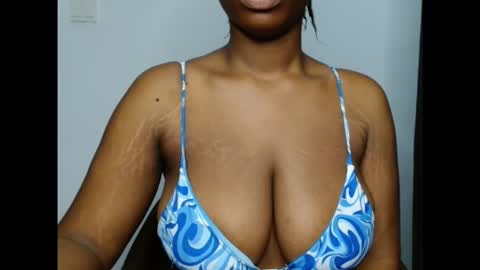 Snapshot of pinkxsugar chatting on 10-10-25, 12:04 pinkxsugar online show from 10-10-25, 12:04