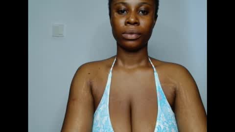 Snapshot of pinkxsugar chatting on 10-12-25, 05:23 pinkxsugar online show from 10-12-25, 05:23