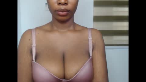 Snapshot of pinkxsugar chatting on 11-09-25, 02:59 pinkxsugar online show from 11-09-25, 02:59