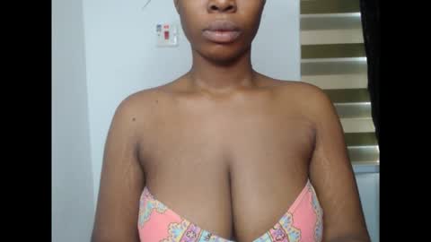 Snapshot of pinkxsugar chatting on 11-13-25, 08:13 pinkxsugar online show from 11-13-25, 08:13