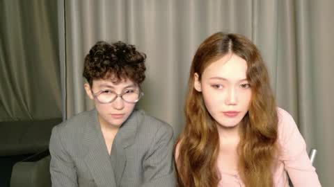 Li long hair and Ru short hair online show from 05-23-26, 12:38