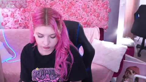 Snapshot of pinkytrix chatting on 05-09-26, 12:43 pinkytrix online show from 05-09-26, 12:43