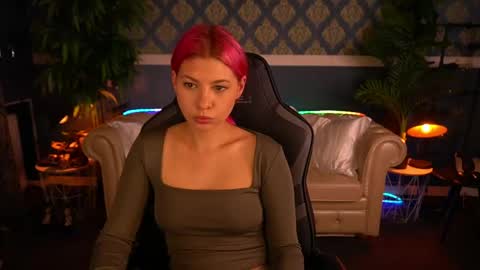 Snapshot of pinkytrix chatting on 05-17-26, 05:31 pinkytrix online show from 05-17-26, 05:31