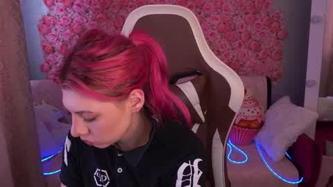 Snapshot of pinkytrix chatting on 05-18-26, 12:55 pinkytrix online show from 05-18-26, 12:55
