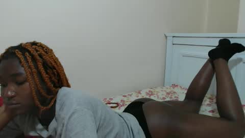 Snapshot of pinnacle_ chatting on 04-26-26, 06:38 zenah online show from 04-26-26, 06:38