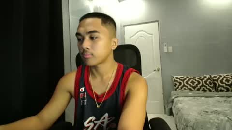 Snapshot of pinoyadriannexxx chatting on 09-28-25, 10:26 Adrianne online show from 09-28-25, 10:26