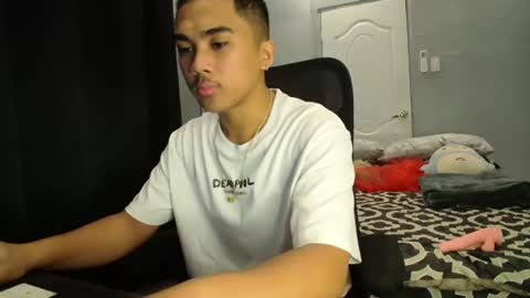 Snapshot of pinoyadriannexxx chatting on 10-04-25, 01:25 Adrianne online show from 10-04-25, 01:25