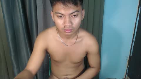 Snapshot of pinoycharmingboss20xx chatting on 02-05-25, 02:19 Donald online show from 02-05-25, 02:19