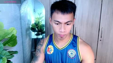 Snapshot of pinoymilker chatting on 04-30-26, 11:38 ethan online show from 04-30-26, 11:38