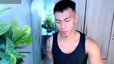 Snapshot of pinoymilker chatting on 05-08-26, 05:40 ethan online show from 05-08-26, 05:40