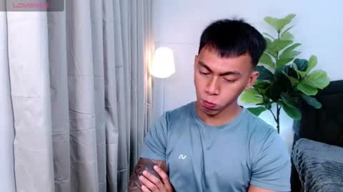Snapshot of pinoymilker chatting on 06-10-26, 02:12 ethan online show from 06-10-26, 02:12