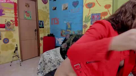 Snapshot of pipeshowtime chatting on 11-30-25, 02:32 VALENTINA y PIPE online show from 11-30-25, 02:32