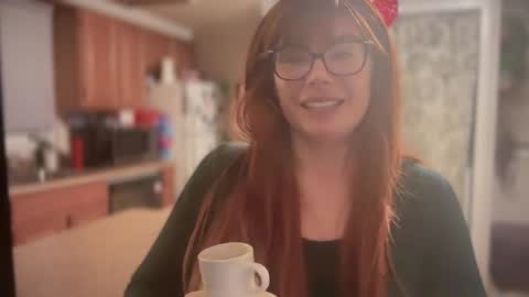 Snapshot of pirdybirdyxo chatting on 02-13-25, 02:34 pirdybirdyxo online show from 02-13-25, 02:34