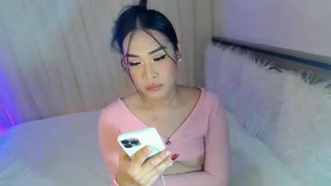 Ari online show from 10-24-25, 05:04