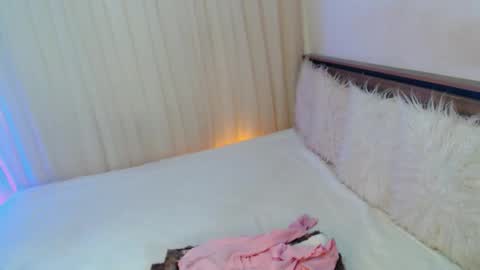 Snapshot of piroulita chatting on 02-08-26, 03:43 Ari online show from 02-08-26, 03:43