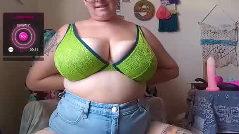 Em online show from 12-25-24, 07:34