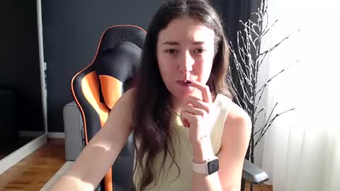 piscesgirl06 online show from 01-28-25, 08:57