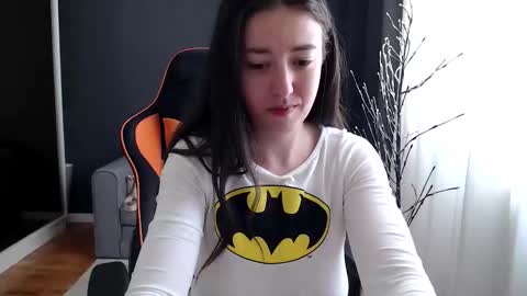 piscesgirl06 online show from 04-16-26, 05:19