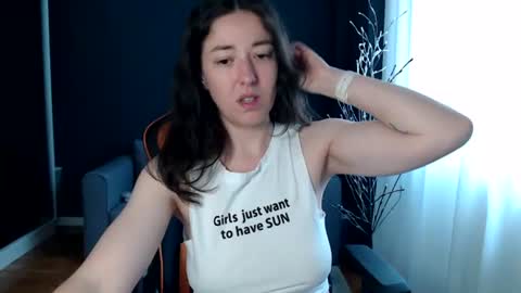 Snapshot of piscesgirl06 chatting on 06-12-26, 04:22 piscesgirl06 online show from 06-12-26, 04:22