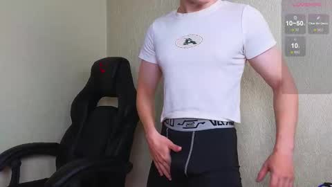 Snapshot of pistonpojizni chatting on 12-12-24, 03:10 STRONGBEAUTY online show from 12-12-24, 03:10