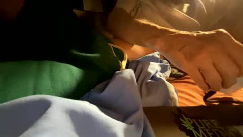 whom like be watching.i online show from 09-23-25, 09:07