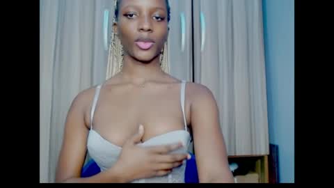 Ella online show from 07-26-26, 06:43