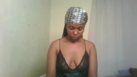 Snapshot of pixie_roman chatting on 12-15-24, 10:50 Majesty online show from 12-15-24, 10:50