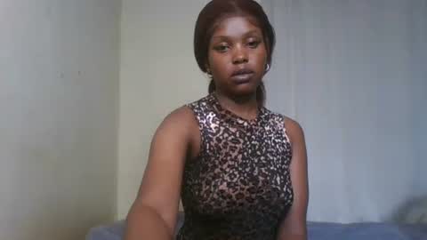 Snapshot of pixie_roman chatting on 12-24-24, 02:12 Majesty online show from 12-24-24, 02:12