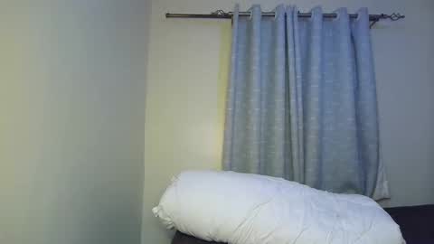 Snapshot of pixie_roman chatting on 05-11-26, 12:49 Majesty online show from 05-11-26, 12:49