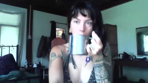 Snapshot of pixiecatfairy chatting on 11-22-25, 01:15 pixiecatfairy online show from 11-22-25, 01:15