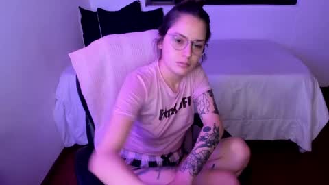 pixie online show from 05-31-26, 01:58