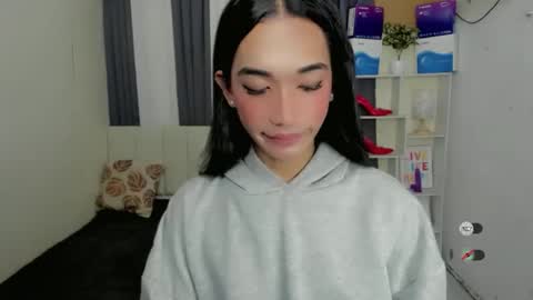 pixiedoll_ online show from 12-18-25, 06:03