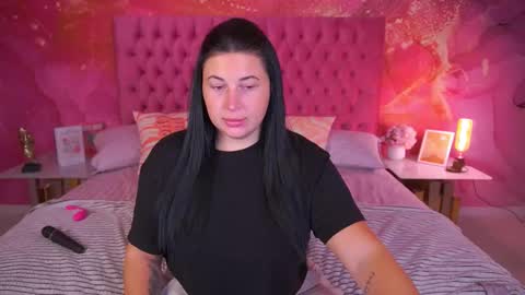 Snapshot of pixiehott chatting on 09-28-25, 04:23 pixiehott online show from 09-28-25, 04:23