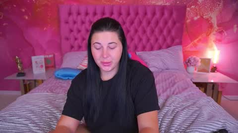 Snapshot of pixiehott chatting on 09-30-25, 12:15 pixiehott online show from 09-30-25, 12:15