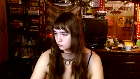 Snapshot of pixinun chatting on 09-16-25, 11:44 Izzy online show from 09-16-25, 11:44