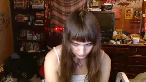 Snapshot of pixinun chatting on 09-17-25, 04:41 Izzy online show from 09-17-25, 04:41