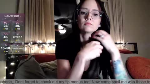 Plantbabeee online show from 12-27-24, 04:36