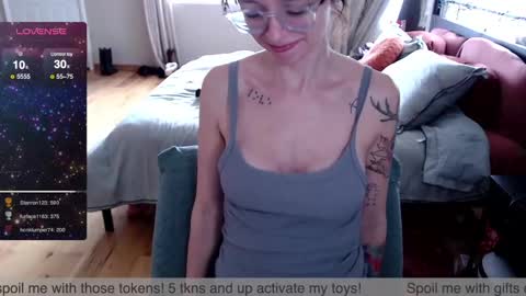 Plantbabeee online show from 01-09-25, 08:01